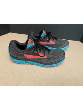 Womens Brooks Pure Grit 6 Trail Running Shoes. Size 8B. Excellent Condition!!!